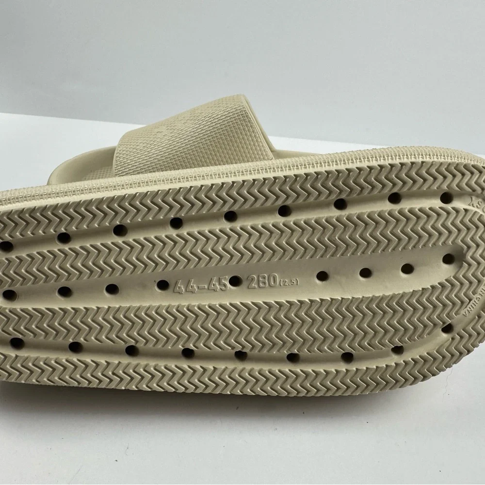 Hollister Beige Slide Sandals men’s size 10.5 women’s 12.5